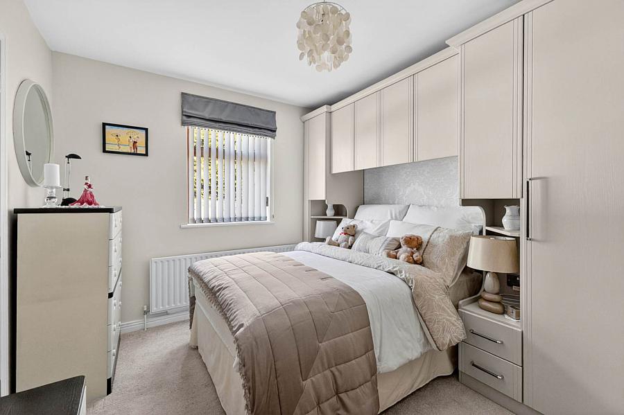 4 Thornleigh Mews