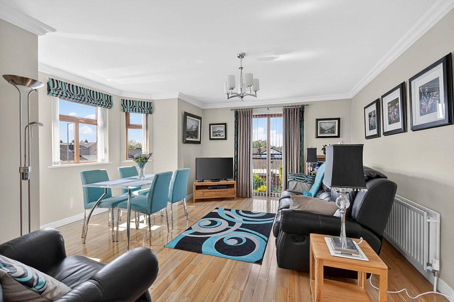 4 Thornleigh Mews