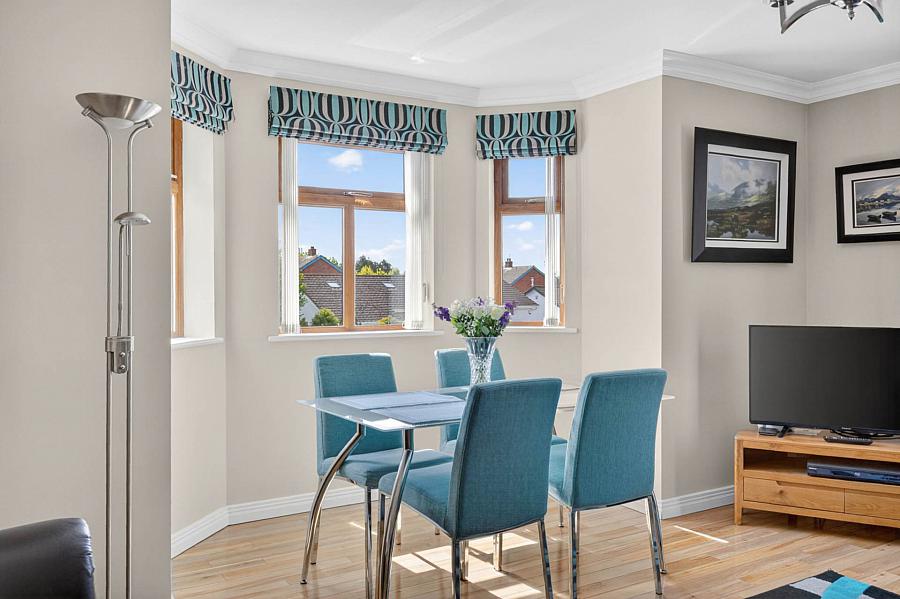 4 Thornleigh Mews