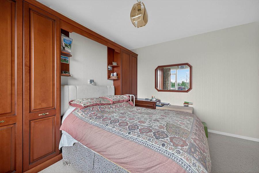 20 Laurelhill Park