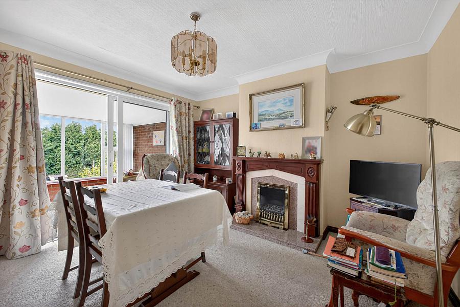 20 Laurelhill Park
