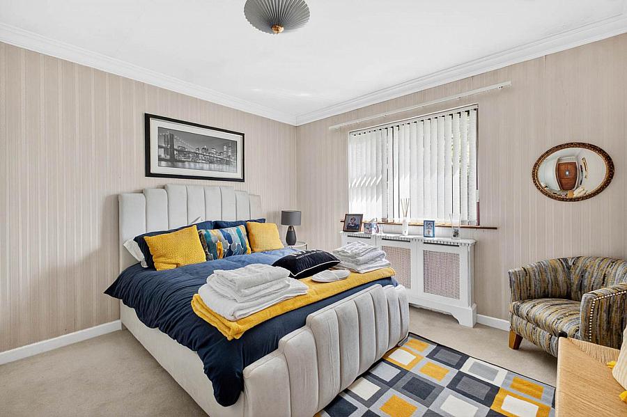 11 Oldfort Gardens