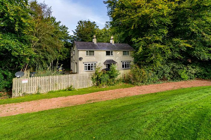 81 Dunmurry Lane