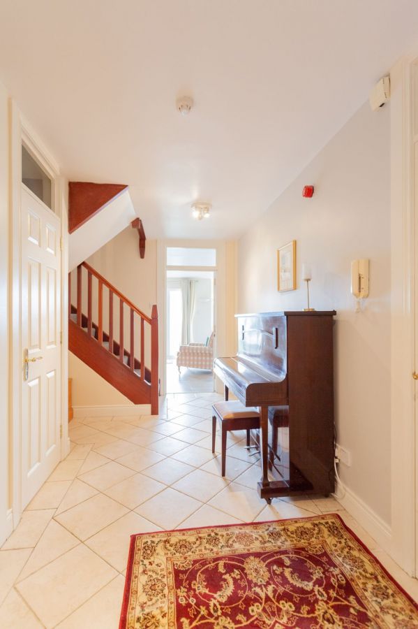 17 Laganview Court