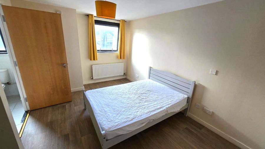 58 17 Queens Square