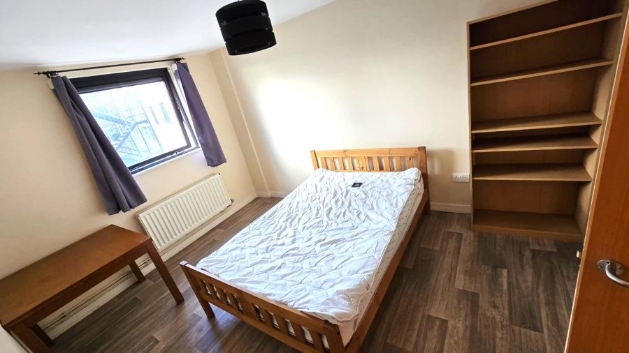 58 17 Queens Square