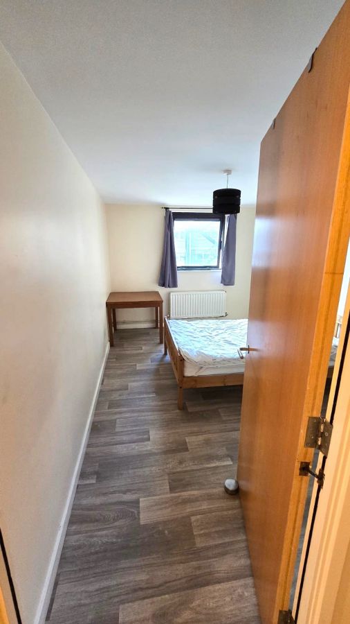 58 17 Queens Square