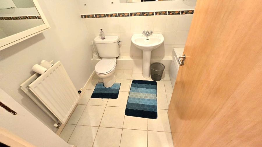 58 17 Queens Square 58 17 Queens Square