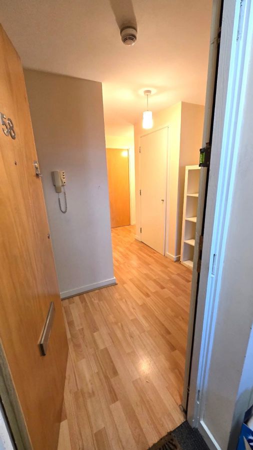 58 17 Queens Square