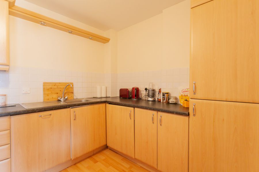 58 17 Queens Square
