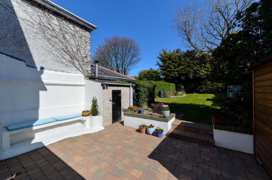 56 Knockvale Park