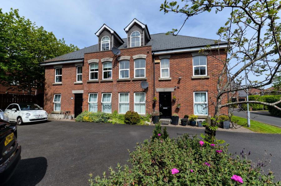 4 Clonallon Square
