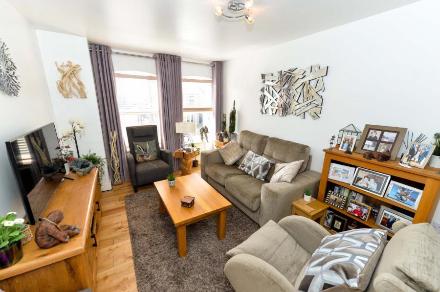 4 Clonallon Square