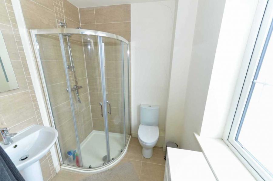 6 Millmount Village Way