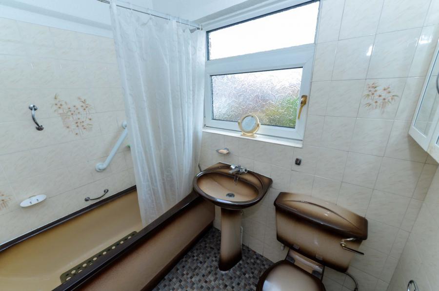 2 Bloomfield Park West