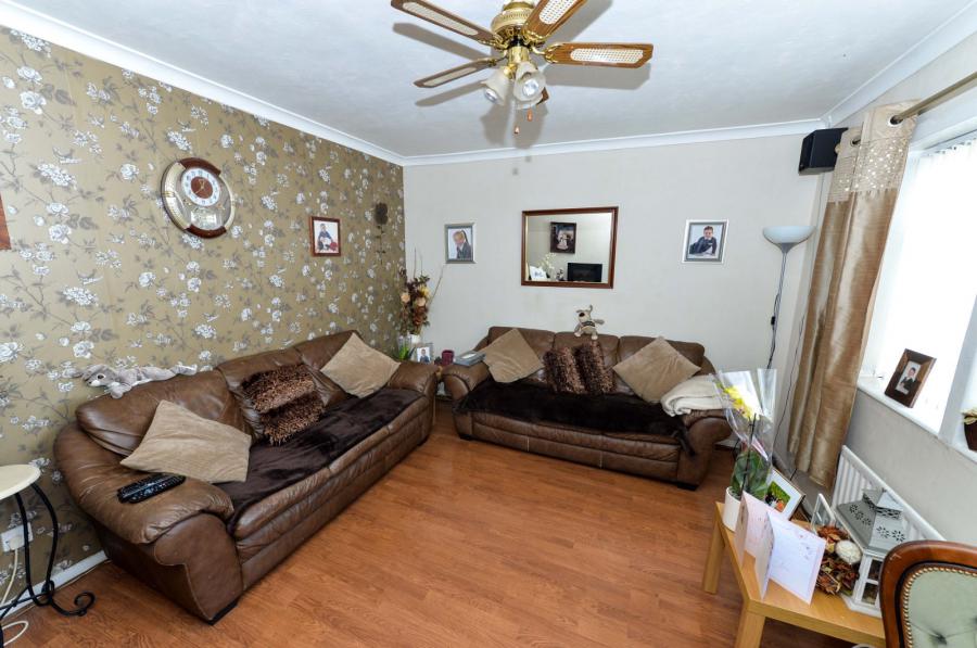 28 Connsbrook Park