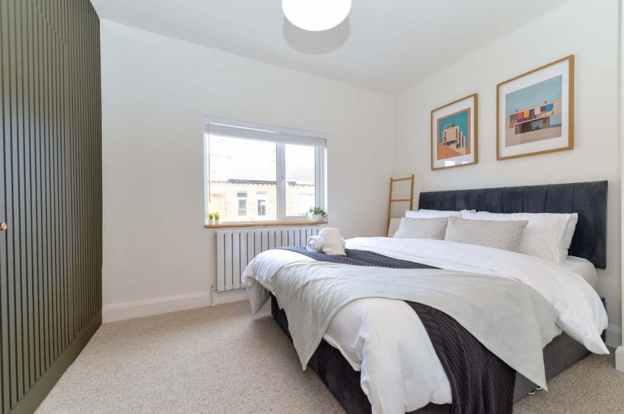3 Lichfield Avenue