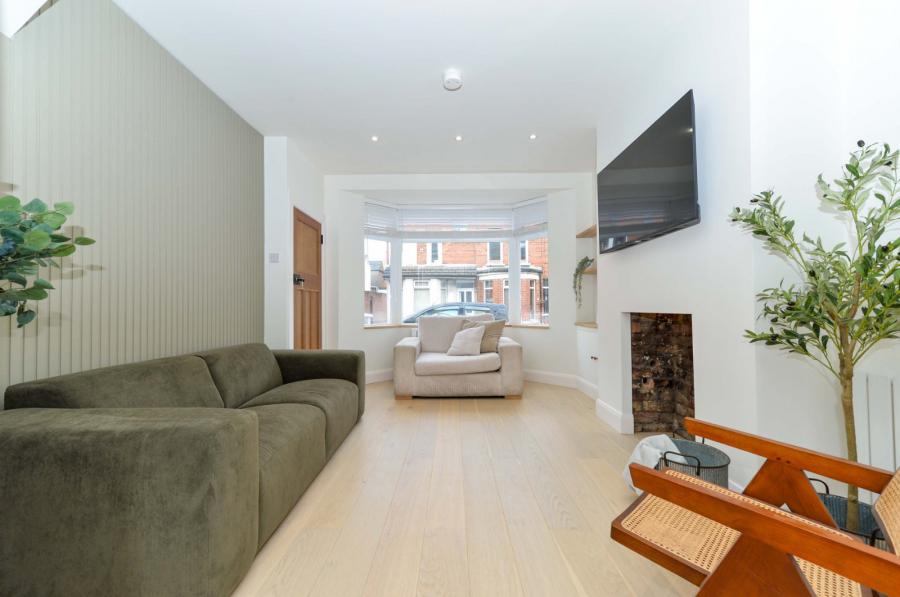 3 Lichfield Avenue