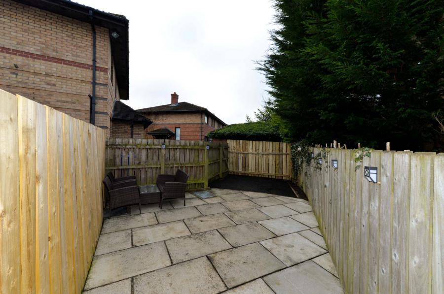 16b, Briarwood Park