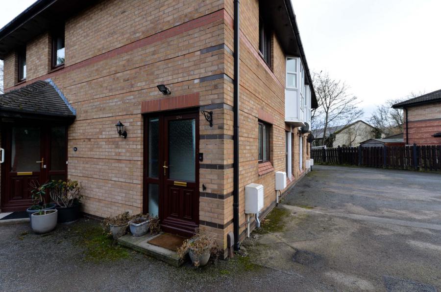 16b, Briarwood Park