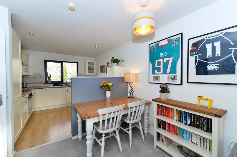 16b, Briarwood Park
