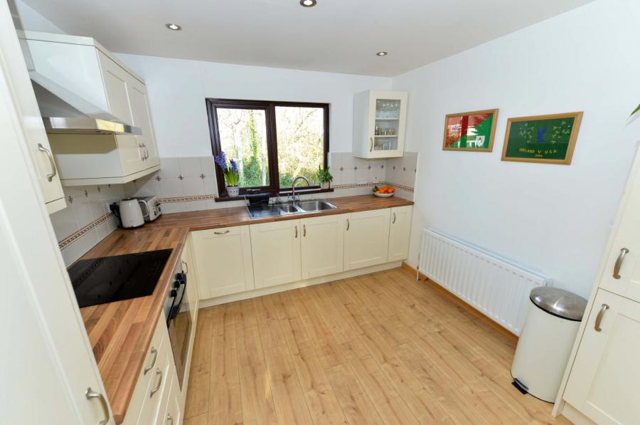 16b, Briarwood Park