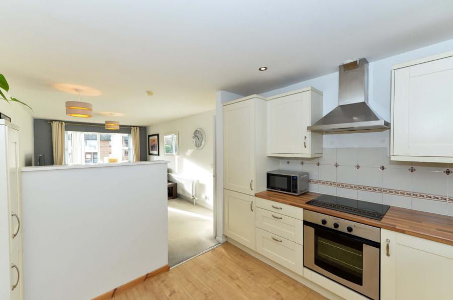 16b, Briarwood Park