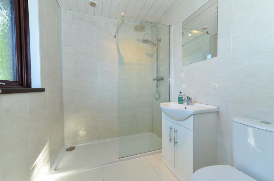 16b, Briarwood Park