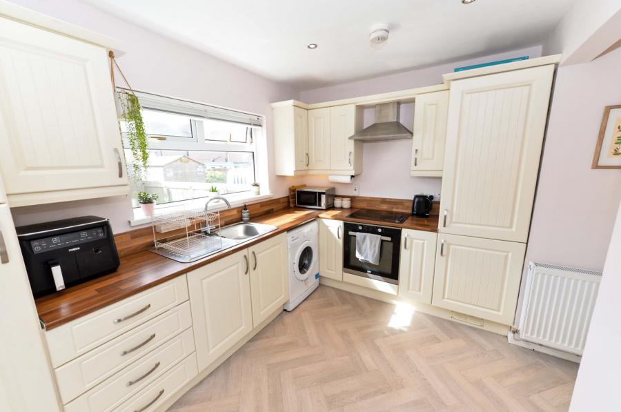 2 Knocknagoney Road