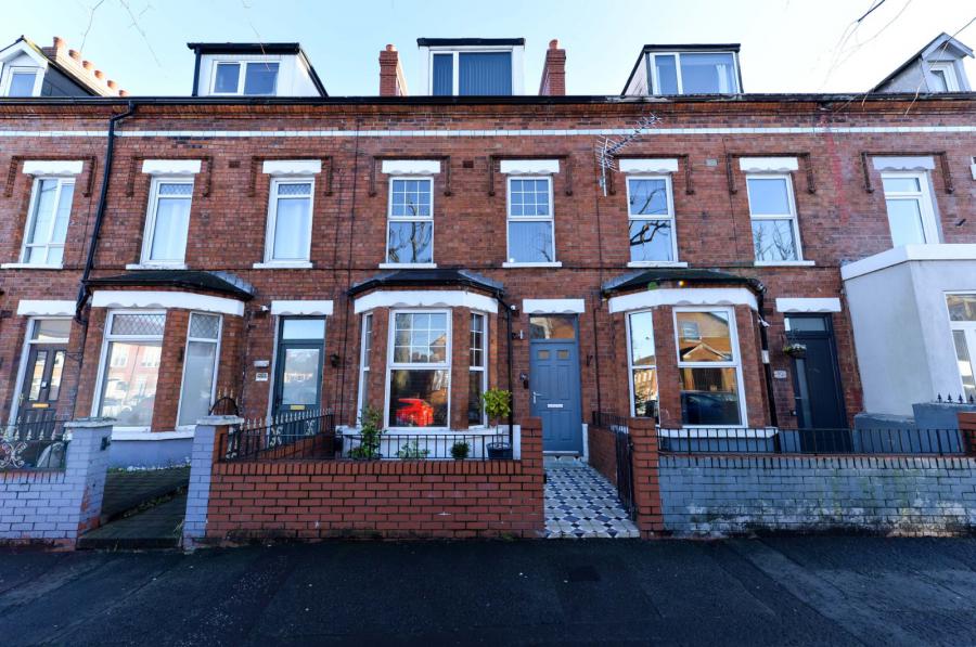 90 Templemore Avenue