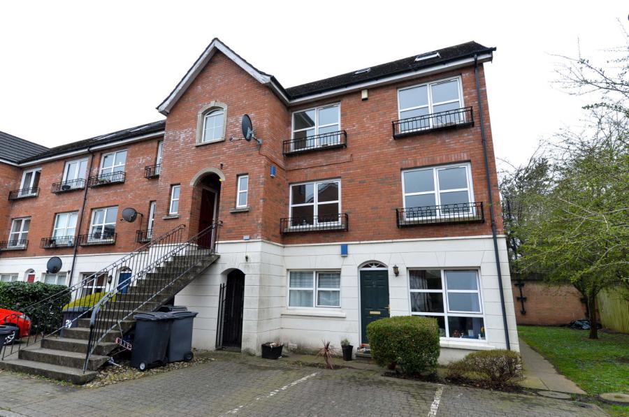 49 Langtry Court