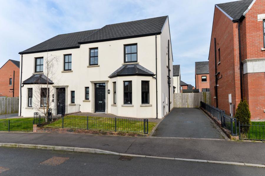 4 Castlegowan Place