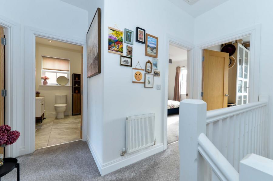 4 Castlegowan Place