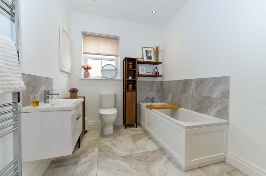 4 Castlegowan Place