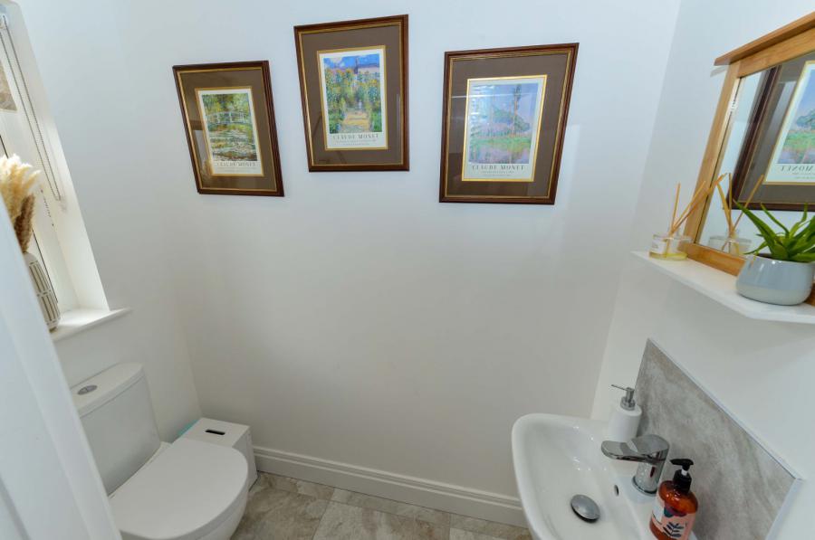 4 Castlegowan Place