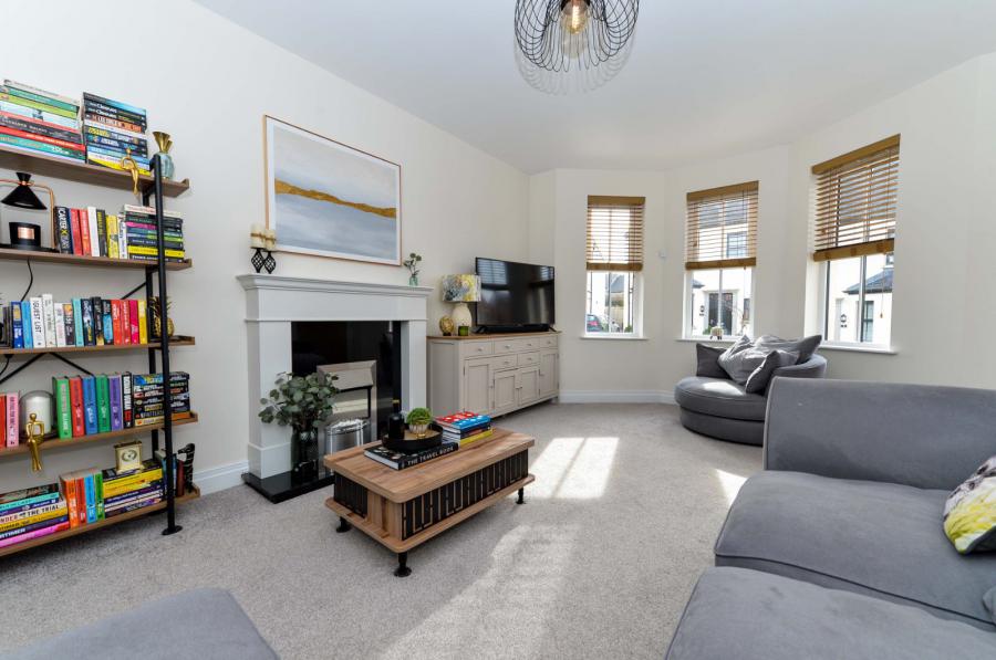 4 Castlegowan Place