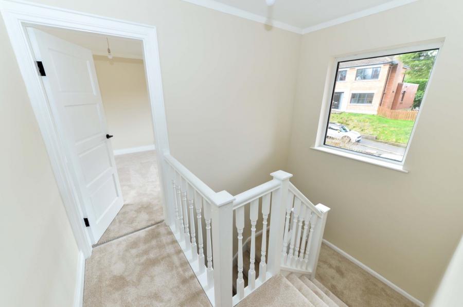 16 Ascot Park