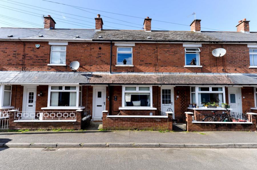 6 Oakdene Drive