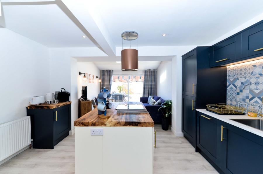 6 Oakdene Drive