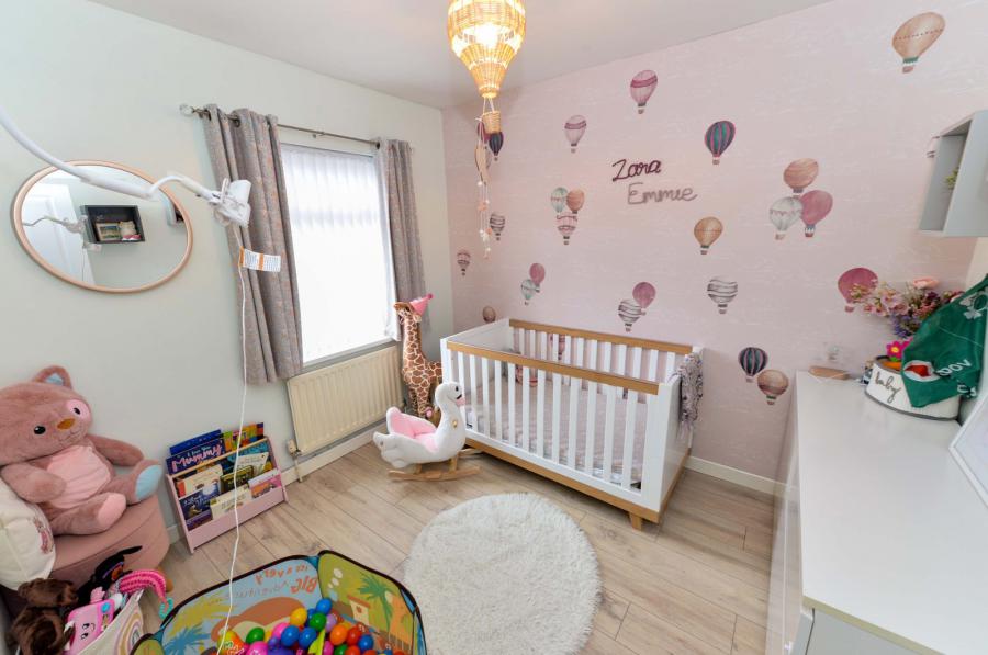 25 Strandburn Park