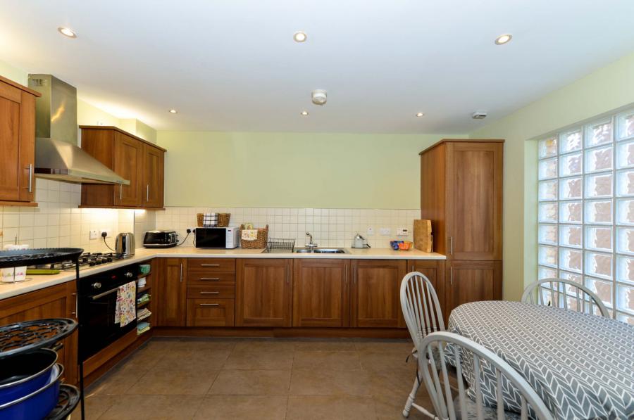 Apartment B4, 216 Belmont Road