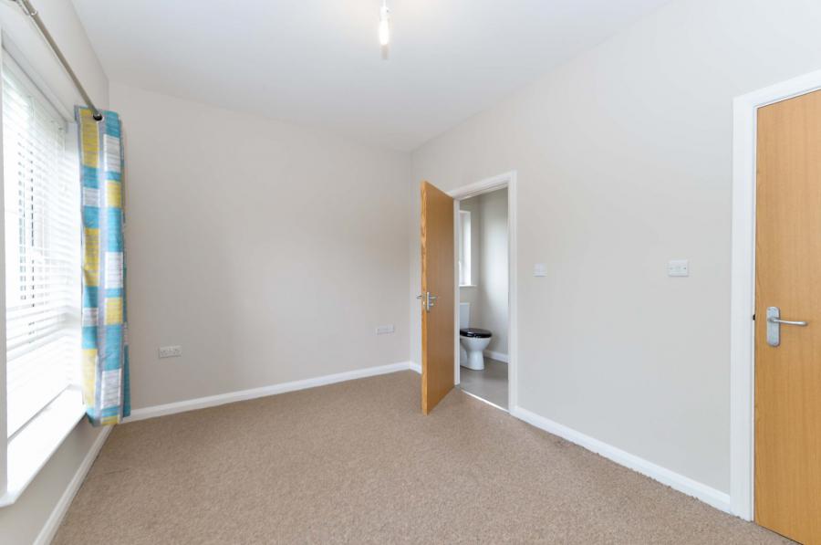 12A, Gransha Chase
