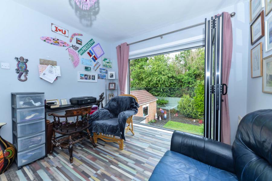 121 Abbey Park