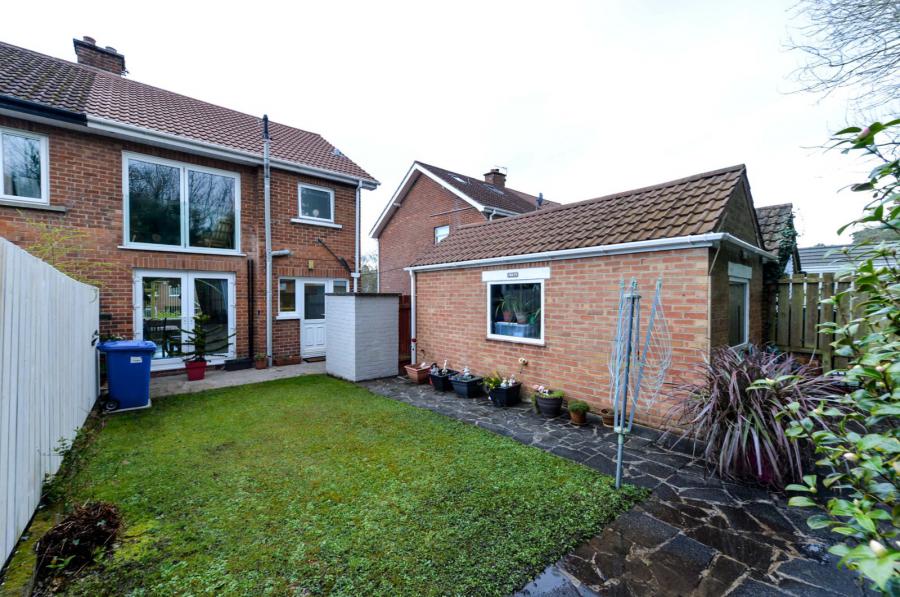 121 Abbey Park
