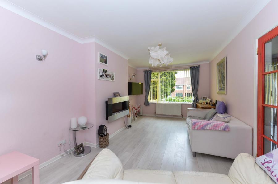 121 Abbey Park