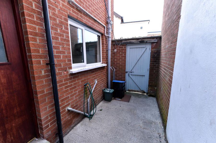4 Colvil Street