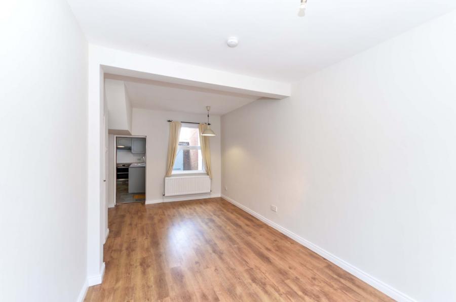 4 Colvil Street