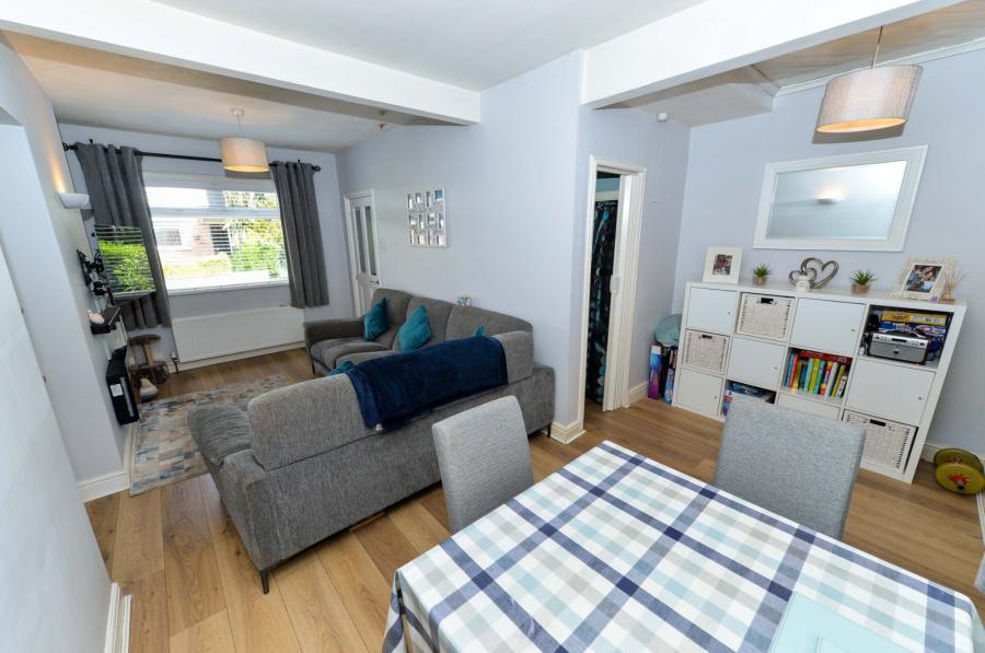 13 Strandburn Parade