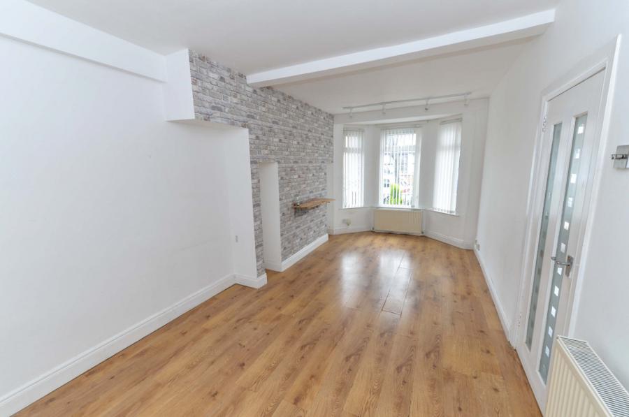 77 Ravenscroft Avenue