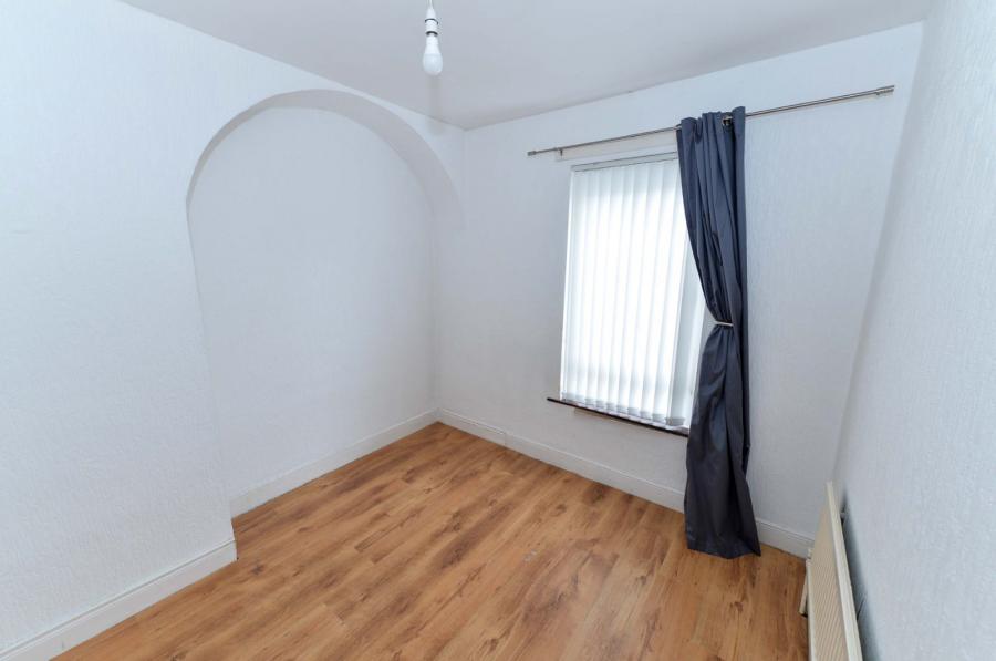 77 Ravenscroft Avenue